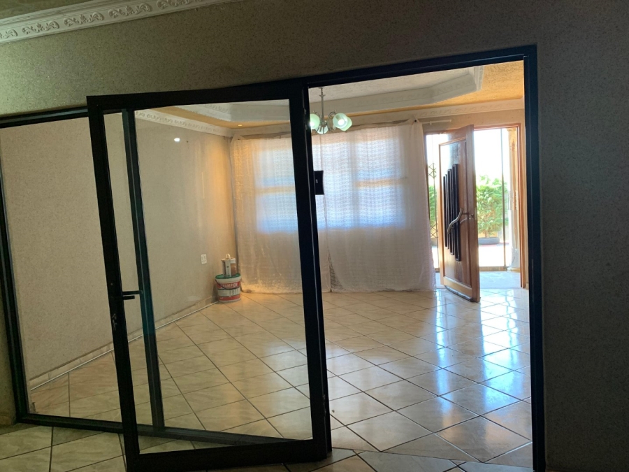To Let  Bedroom Property for Rent in Madadeni R KwaZulu-Natal