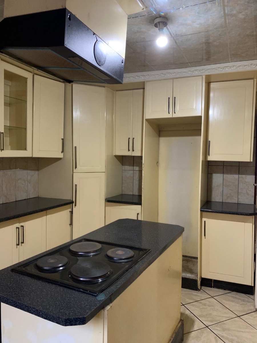 To Let  Bedroom Property for Rent in Madadeni R KwaZulu-Natal
