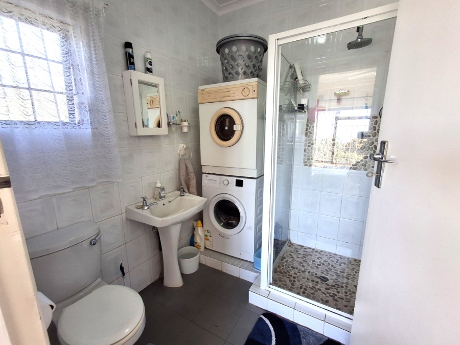 3 Bedroom Property for Sale in Port Edward KwaZulu-Natal