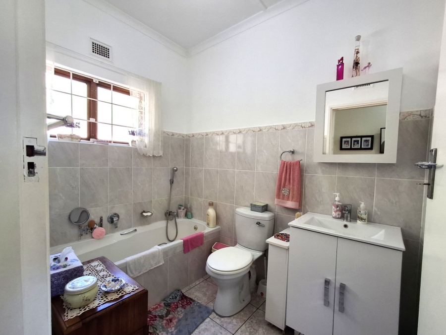 3 Bedroom Property for Sale in Port Edward KwaZulu-Natal