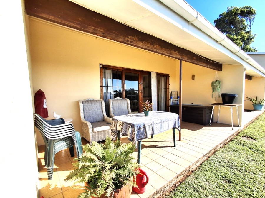 3 Bedroom Property for Sale in Port Edward KwaZulu-Natal