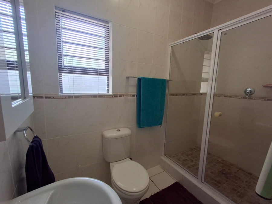 3 Bedroom Property for Sale in Uvongo KwaZulu-Natal