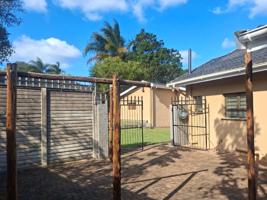 3 Bedroom Property for Sale in Uvongo KwaZulu-Natal