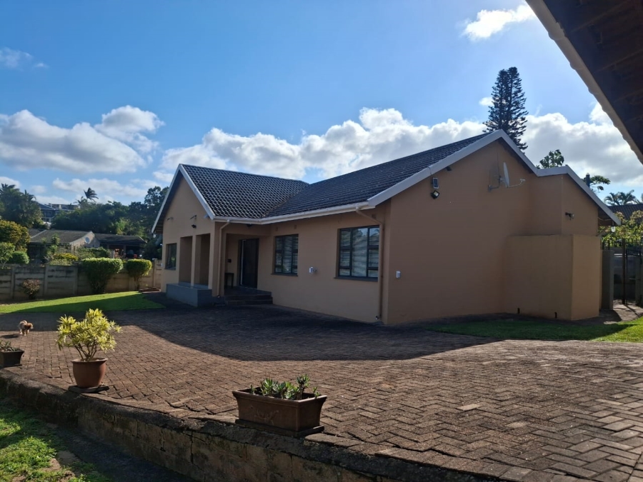 3 Bedroom Property for Sale in Uvongo KwaZulu-Natal
