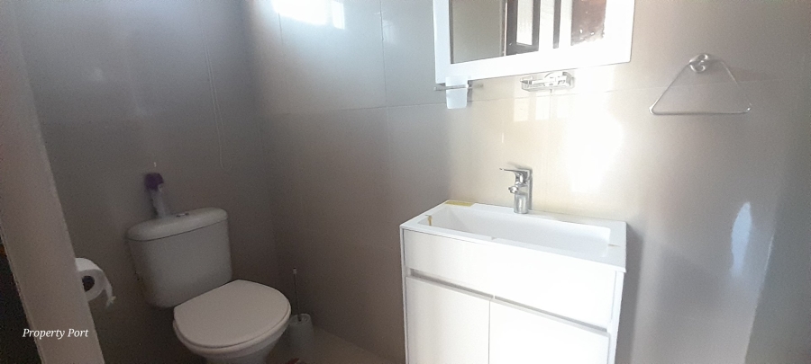 11 Bedroom Property for Sale in Hibberdene KwaZulu-Natal