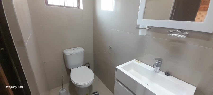 11 Bedroom Property for Sale in Hibberdene KwaZulu-Natal