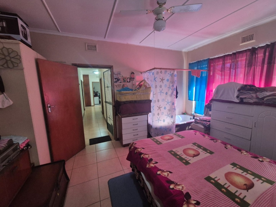 4 Bedroom Property for Sale in Amanzimtoti KwaZulu-Natal