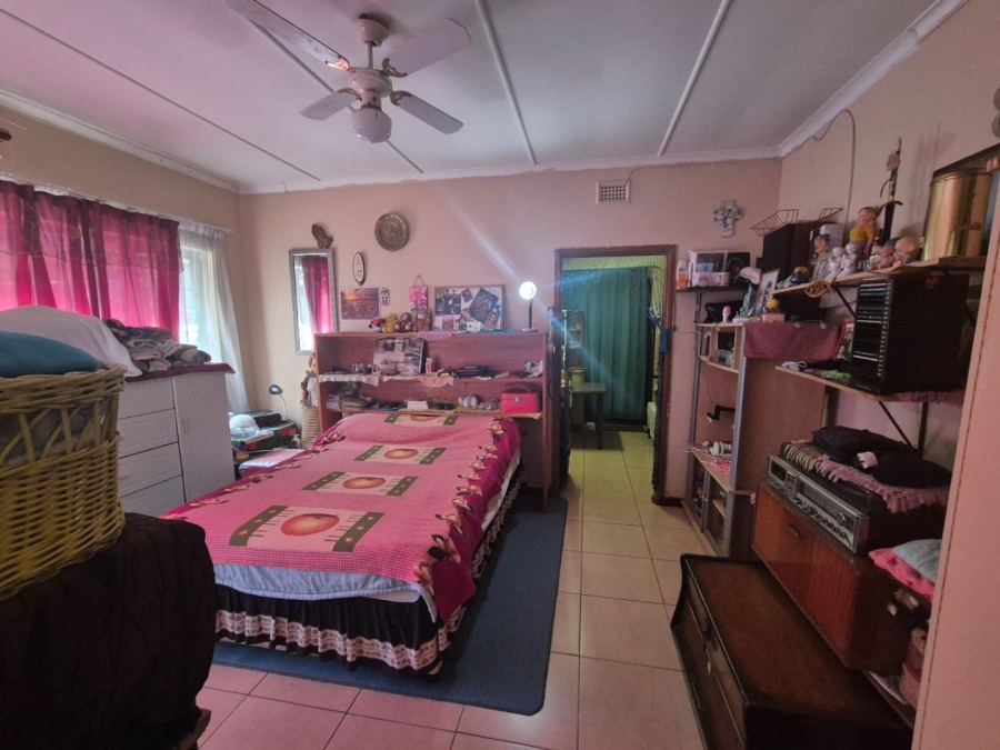 4 Bedroom Property for Sale in Amanzimtoti KwaZulu-Natal