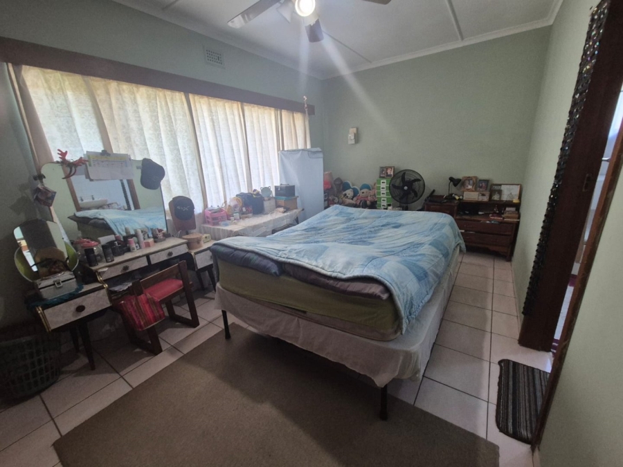 4 Bedroom Property for Sale in Amanzimtoti KwaZulu-Natal