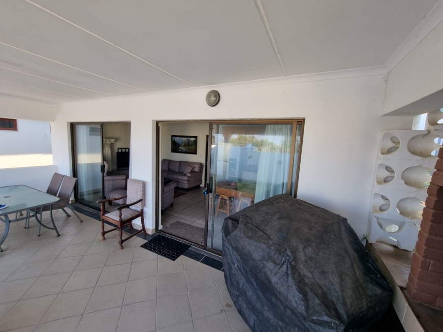 4 Bedroom Property for Sale in Manaba Beach KwaZulu-Natal