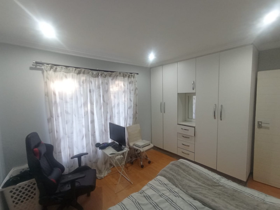 3 Bedroom Property for Sale in Scottsville KwaZulu-Natal