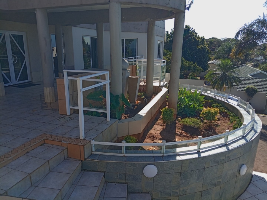 5 Bedroom Property for Sale in Uvongo KwaZulu-Natal