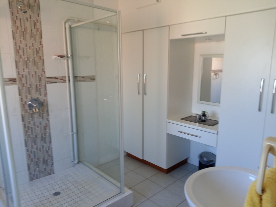 5 Bedroom Property for Sale in Uvongo KwaZulu-Natal