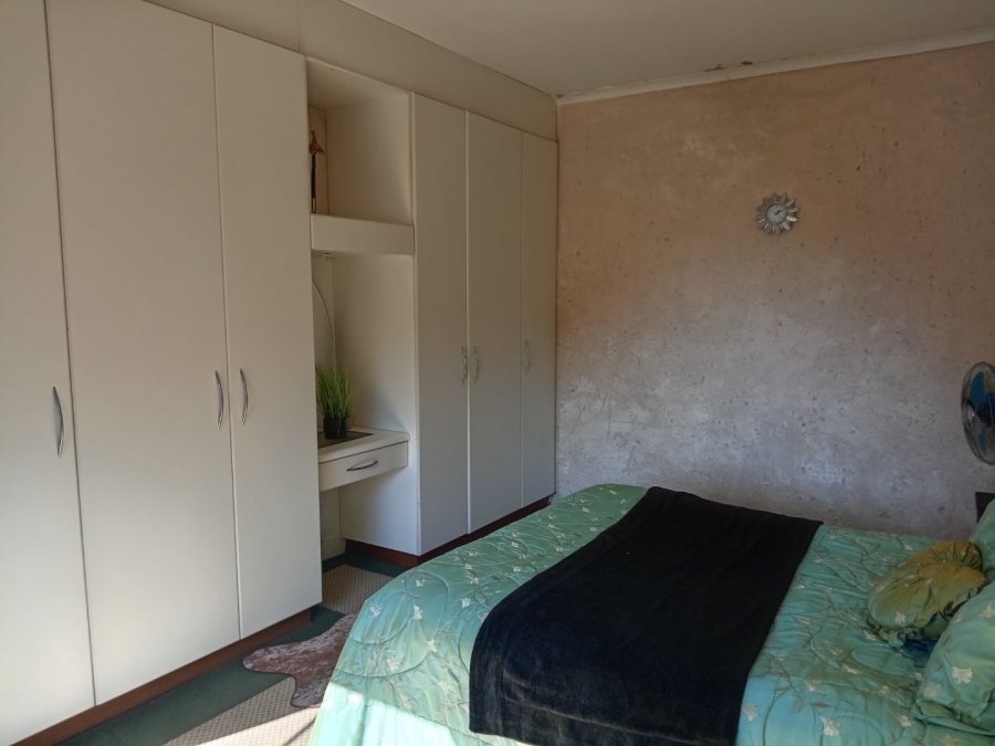 5 Bedroom Property for Sale in Uvongo KwaZulu-Natal