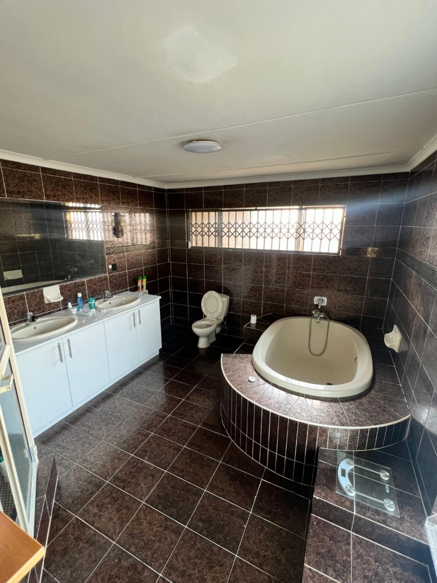 4 Bedroom Property for Sale in Naidooville KwaZulu-Natal