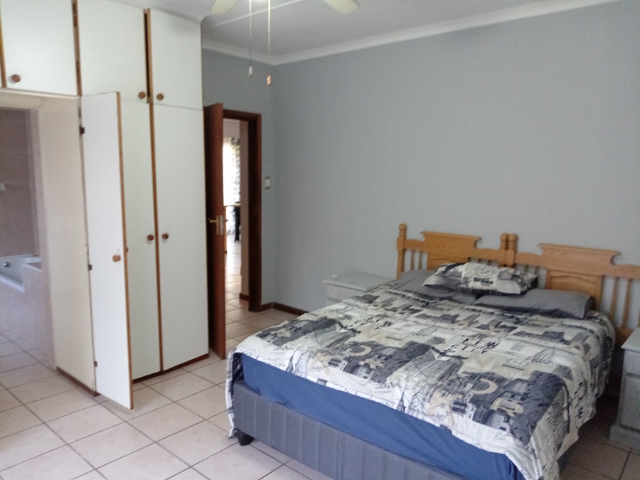 4 Bedroom Property for Sale in Uvongo KwaZulu-Natal