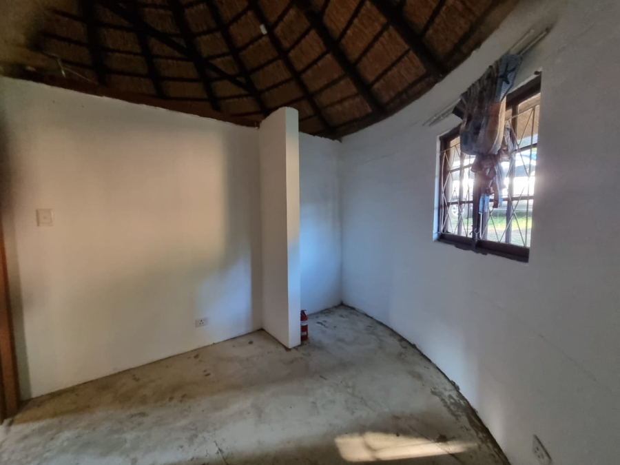 2 Bedroom Property for Sale in Umtentweni KwaZulu-Natal
