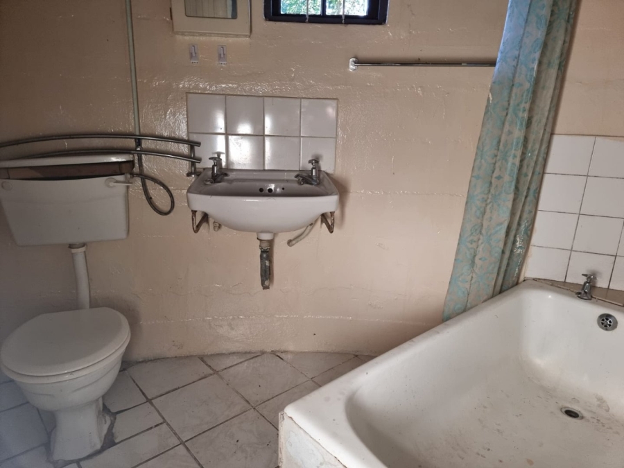 2 Bedroom Property for Sale in Umtentweni KwaZulu-Natal