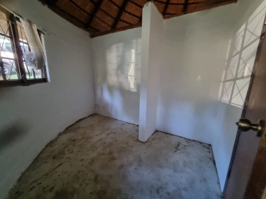 2 Bedroom Property for Sale in Umtentweni KwaZulu-Natal