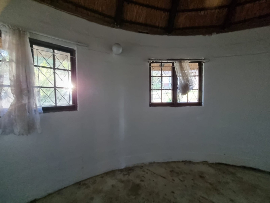 2 Bedroom Property for Sale in Umtentweni KwaZulu-Natal