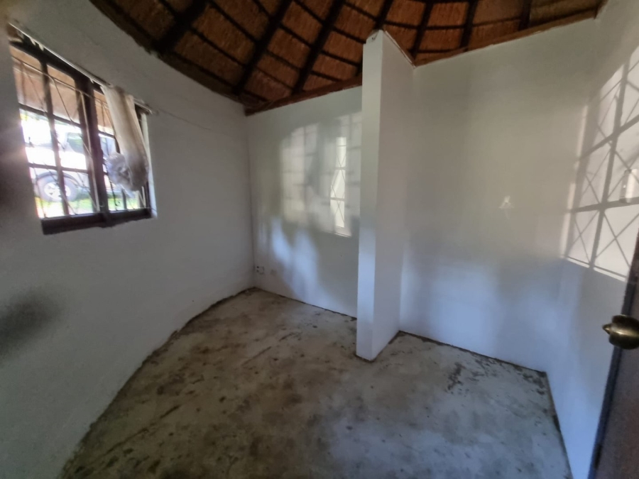 2 Bedroom Property for Sale in Umtentweni KwaZulu-Natal