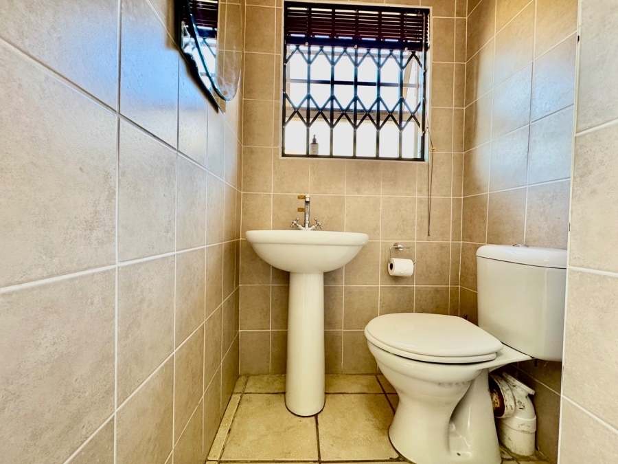 To Let  Bedroom Property for Rent in Pioneer Park KwaZulu-Natal