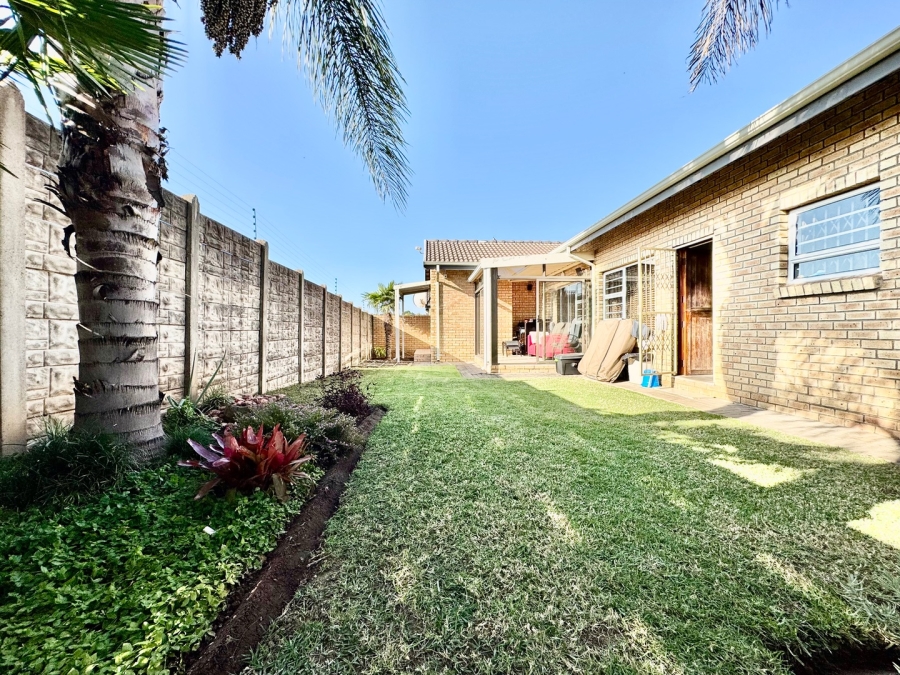 To Let  Bedroom Property for Rent in Pioneer Park KwaZulu-Natal