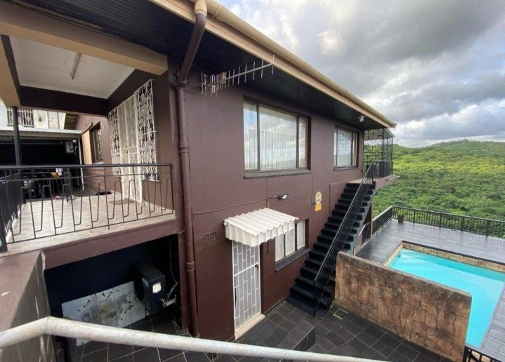 5 Bedroom Property for Sale in Reservoir Hills KwaZulu-Natal