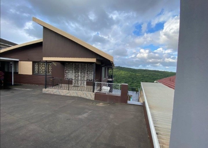 5 Bedroom Property for Sale in Reservoir Hills KwaZulu-Natal