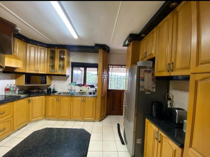 5 Bedroom Property for Sale in Reservoir Hills KwaZulu-Natal