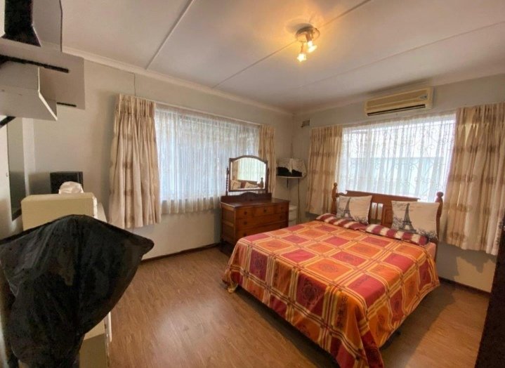 5 Bedroom Property for Sale in Reservoir Hills KwaZulu-Natal