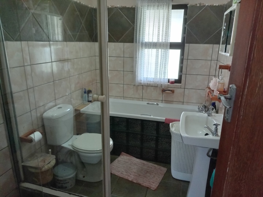 3 Bedroom Property for Sale in St Michaels On Sea KwaZulu-Natal