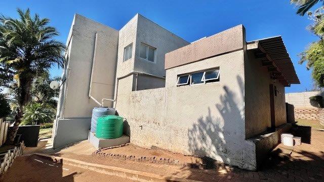 5 Bedroom Property for Sale in Uvongo KwaZulu-Natal