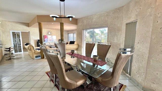 5 Bedroom Property for Sale in Uvongo KwaZulu-Natal
