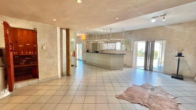 5 Bedroom Property for Sale in Uvongo KwaZulu-Natal