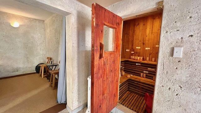 5 Bedroom Property for Sale in Uvongo KwaZulu-Natal