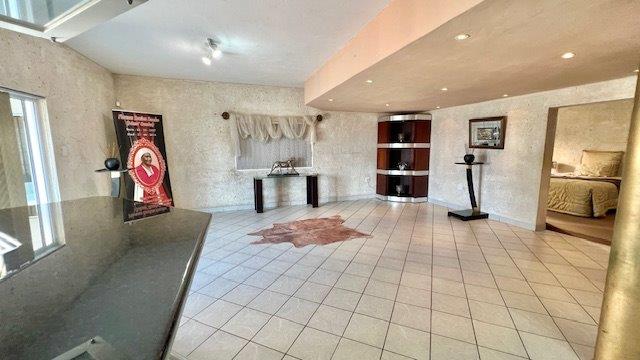 5 Bedroom Property for Sale in Uvongo KwaZulu-Natal