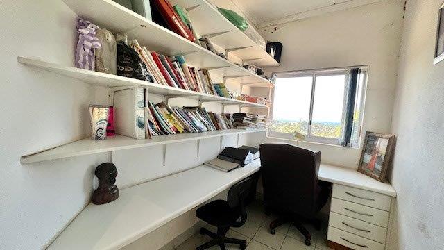 5 Bedroom Property for Sale in Uvongo KwaZulu-Natal