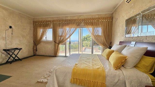 5 Bedroom Property for Sale in Uvongo KwaZulu-Natal
