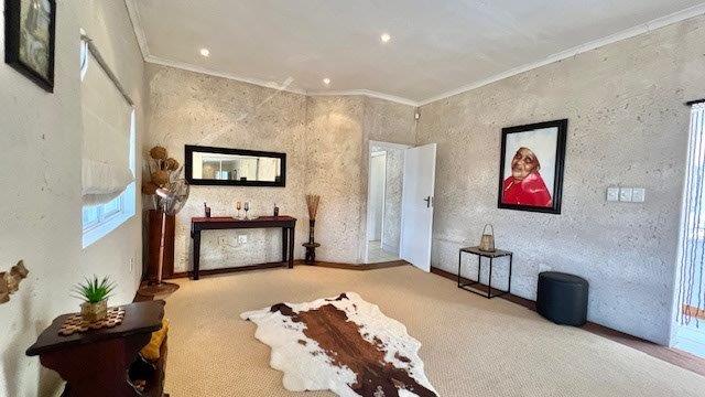 5 Bedroom Property for Sale in Uvongo KwaZulu-Natal