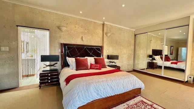 5 Bedroom Property for Sale in Uvongo KwaZulu-Natal