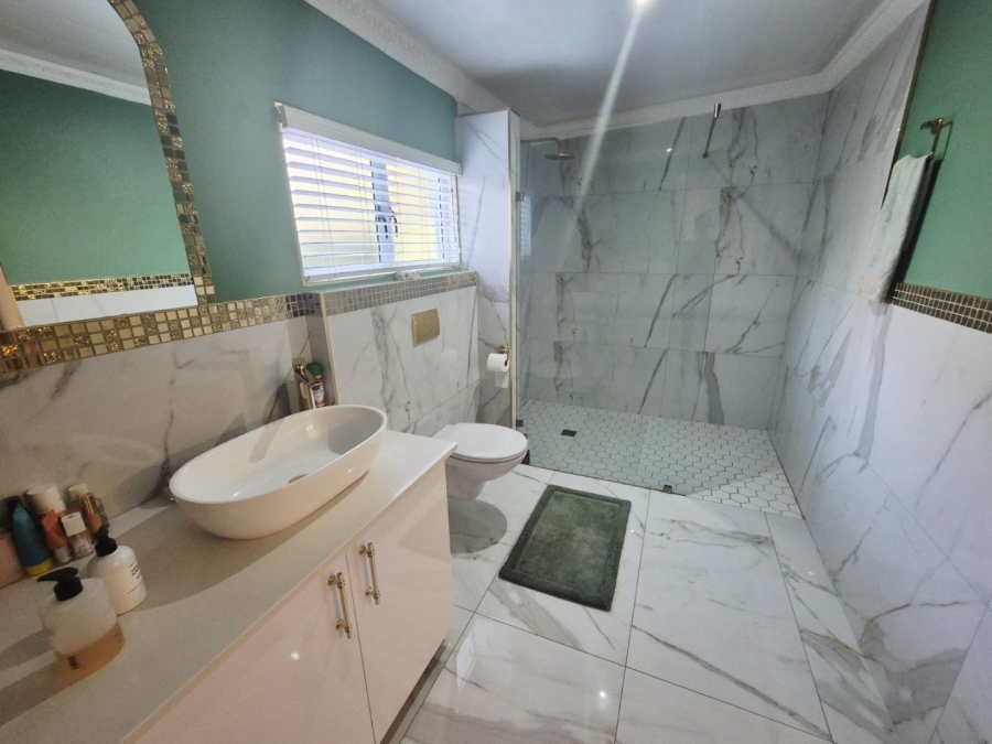 3 Bedroom Property for Sale in Ocean View KwaZulu-Natal