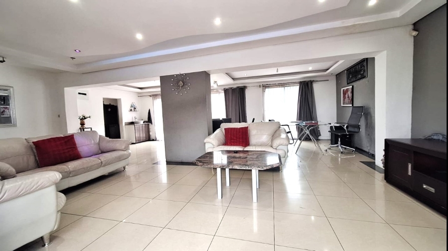 2 Bedroom Property for Sale in Cordoba Gardens KwaZulu-Natal