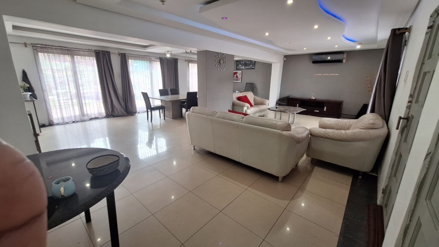 2 Bedroom Property for Sale in Cordoba Gardens KwaZulu-Natal