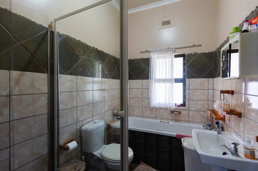 3 Bedroom Property for Sale in Uvongo KwaZulu-Natal