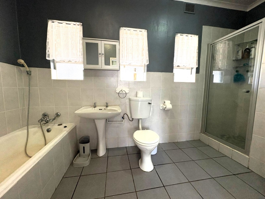 4 Bedroom Property for Sale in Pioneer Park KwaZulu-Natal