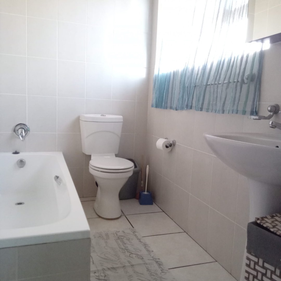 2 Bedroom Property for Sale in Uvongo Beach KwaZulu-Natal