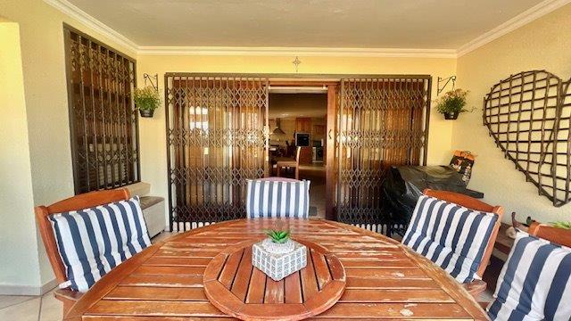 3 Bedroom Property for Sale in Uvongo KwaZulu-Natal