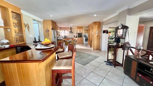 3 Bedroom Property for Sale in Uvongo KwaZulu-Natal