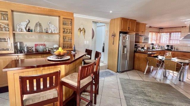 3 Bedroom Property for Sale in Uvongo KwaZulu-Natal